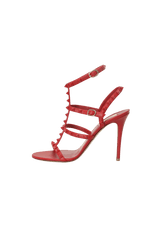ROCKSTUD T-STRAP SANDALS 38