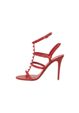 ROCKSTUD T-STRAP SANDALS 38