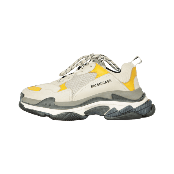 O que e sales balenciaga