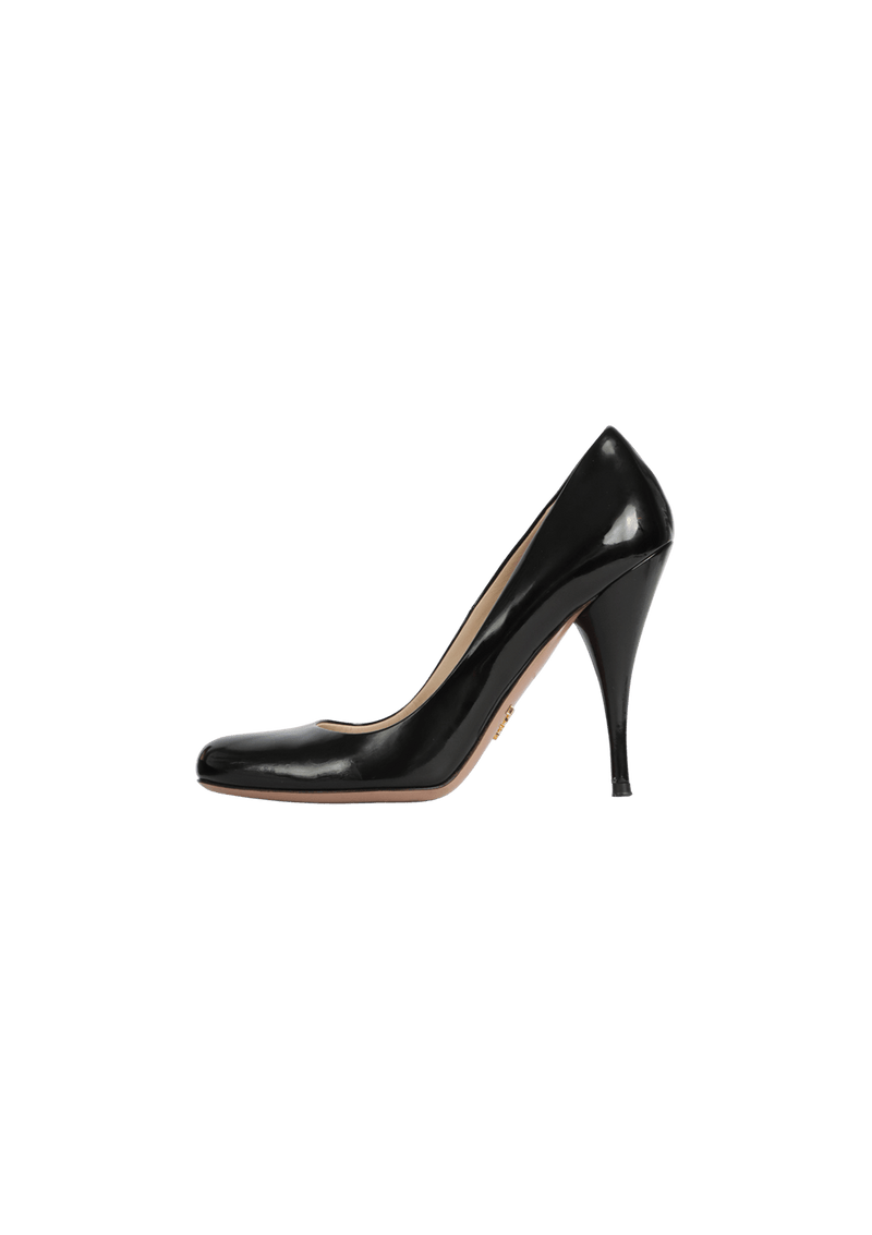 PATENT LEATHER PUMPS 36.5