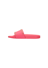 ROCKSTUD RUBBER SLIDES 37