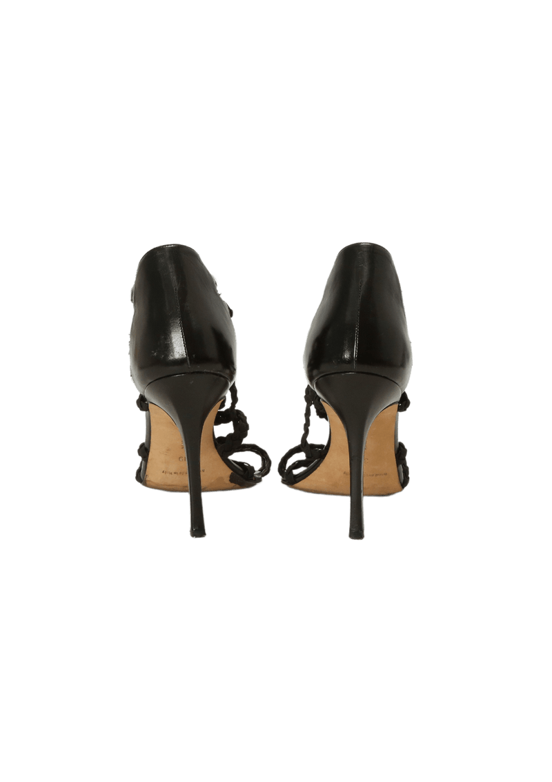 T-STRAP SANDALS 38