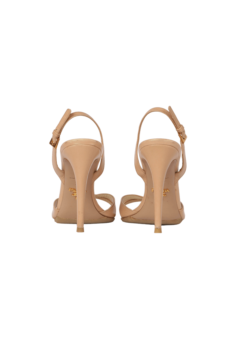 LEATHER SANDALS 36