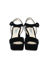 VELVET ACCENTS SANDALS 37