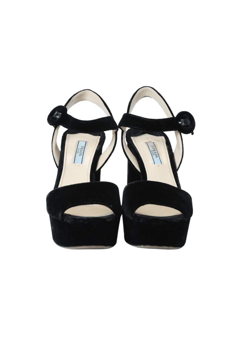 VELVET ACCENTS SANDALS 37