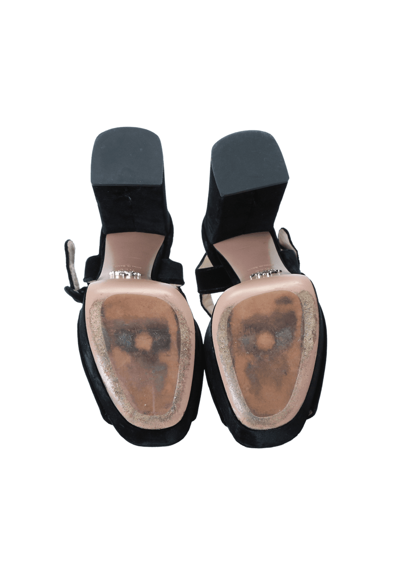 VELVET ACCENTS SANDALS 37