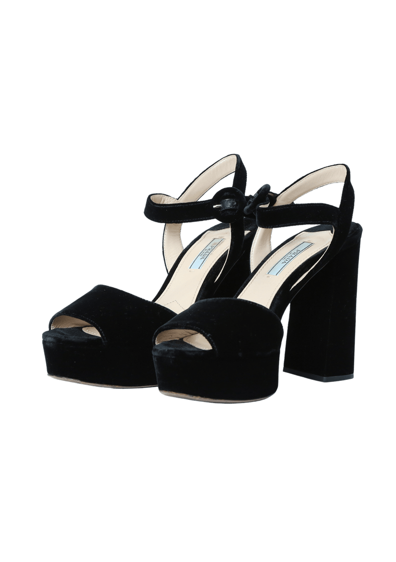 VELVET ACCENTS SANDALS 37