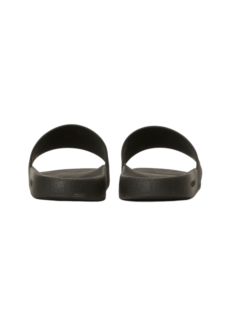 LOGO RUBBER SLIDES 37