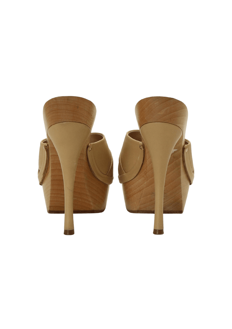 LEATHER MULES 35