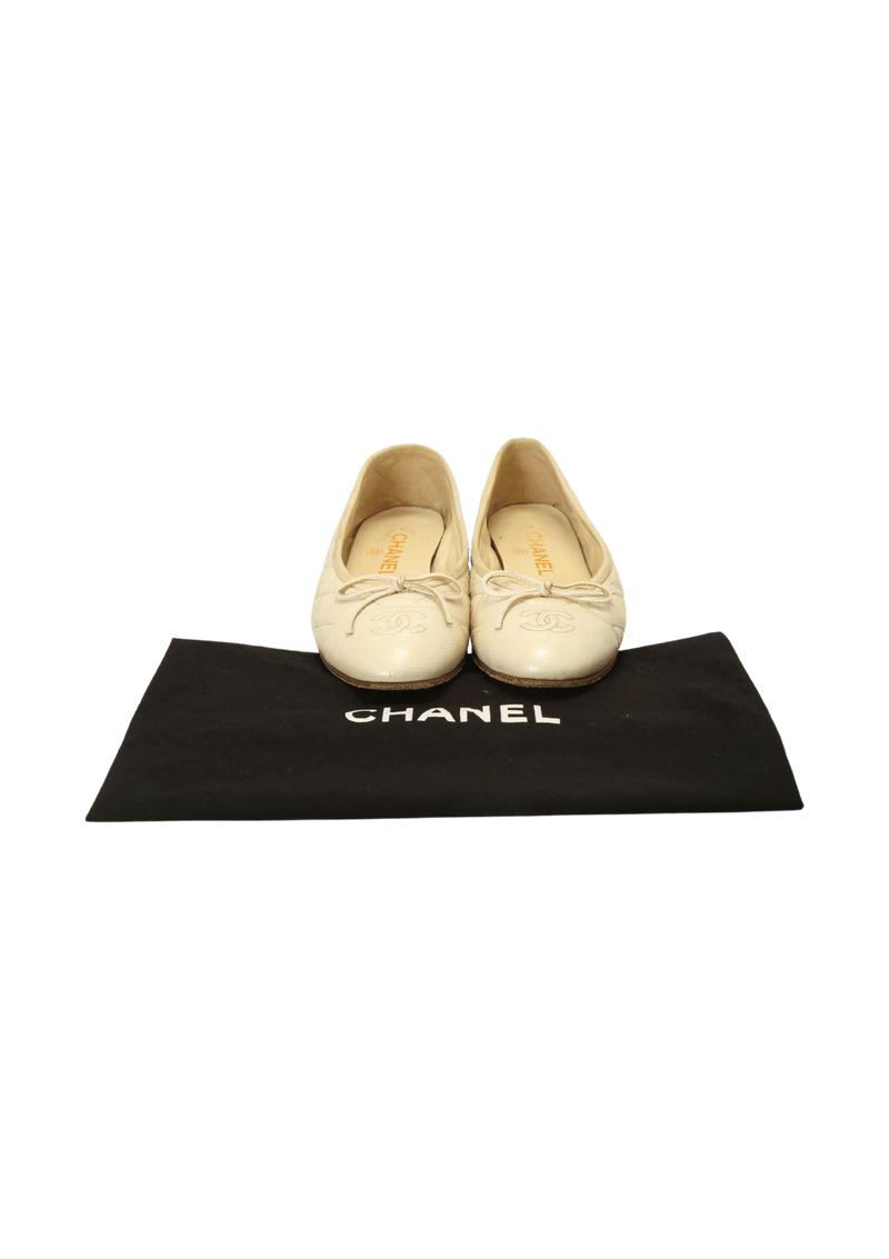 INTERLOCKING CC LOGO BALLET FLATS 34