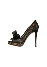 LACE PATTERN BOW PUMPS 35