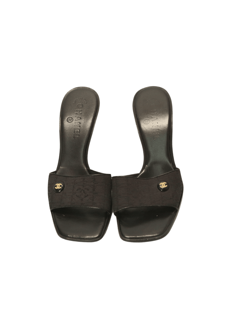 CC INTERLOCKING MULES 37