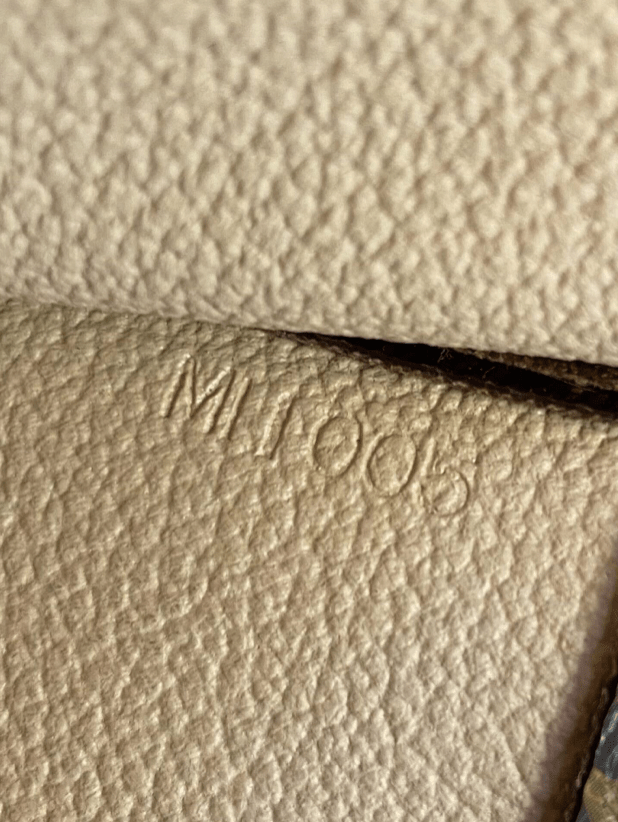 Bolsa de hombro Louis Vuitton Sac Plat 393352