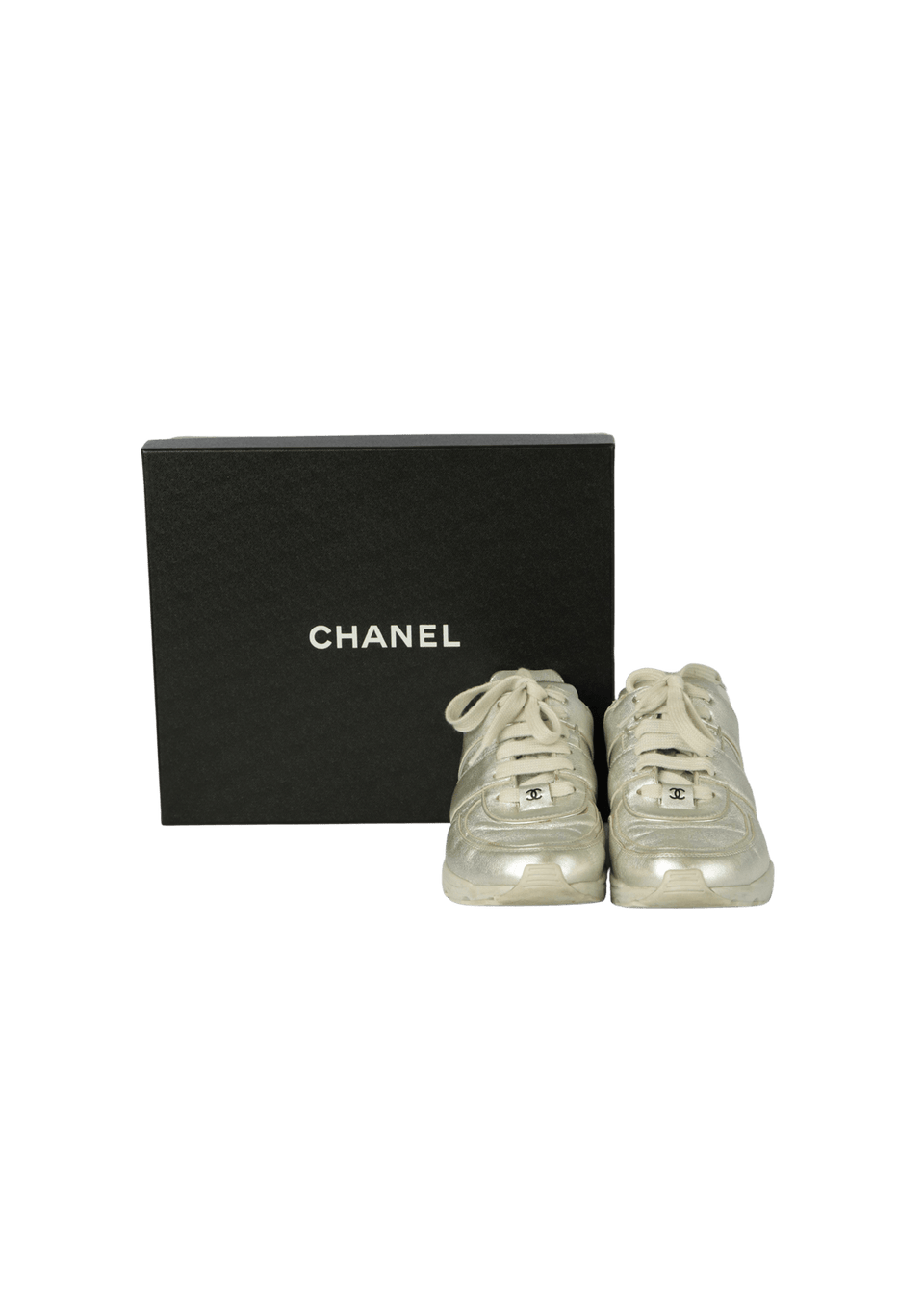 TÊNIS FEMININO CHANEL CC INTERLOCKING SNEAKERS 38 PRATEADO