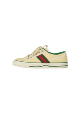 1977 SNEAKERS 37
