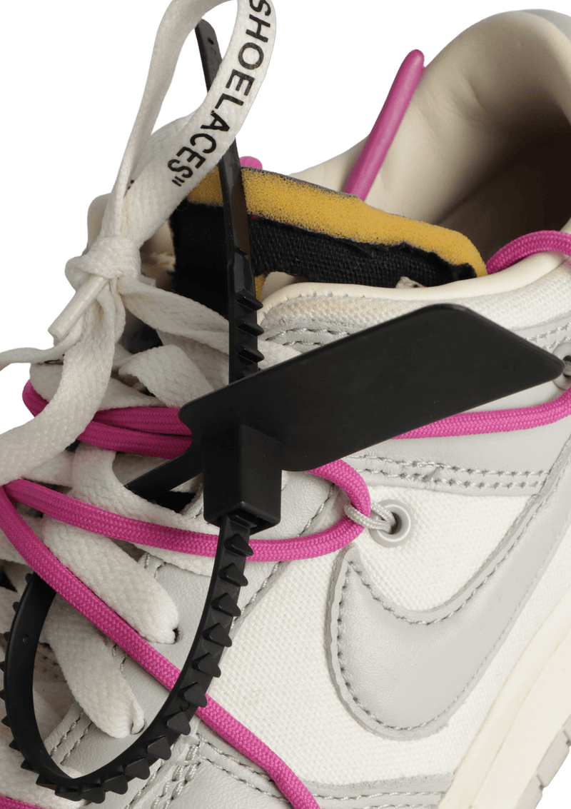 OFF WHITE X NIKE DUNK LOW LOT 45 OF 50 36