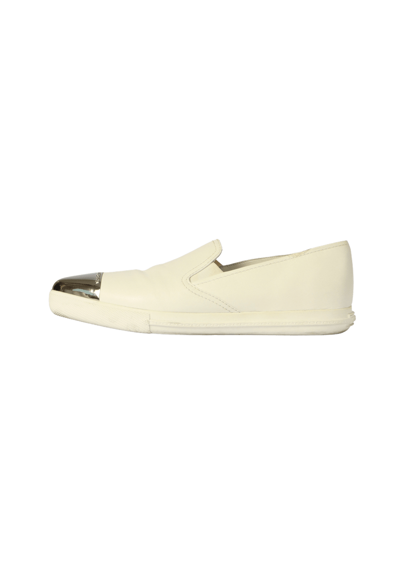 LEATHER SLIP-ON 35